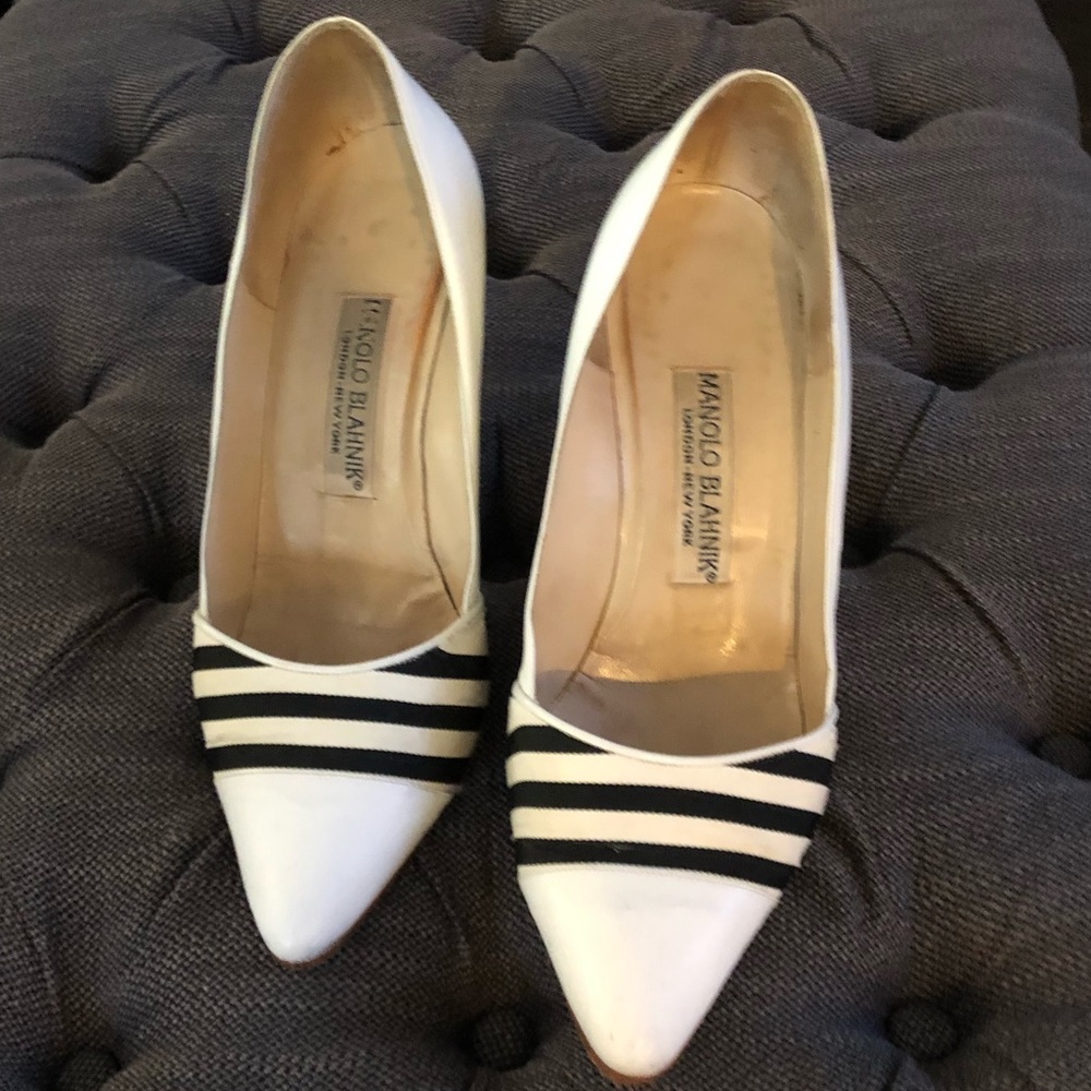 Manolo Blahnik Black & White Pumps !!